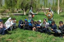 «ҲАР ОН КАС, КИ ШОҲНОМАХОНӢ КУНАД…». Дар Тоҷикобод даври ноҳиявии Озмуни ҷумҳуриявии «Шоҳномахонӣ» доир гардид