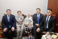 Кумаки Пешвои миллат муҳтарам Эмомалӣ Раҳмон ба иштирокчии ҷанг аз Душанбе расонида шуд
