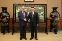 Президенти Ҷумҳурии Тоҷикистон Эмомалӣ Раҳмон бо  Котиби Кумитаи Ҳизби коммунистии Чин дар шаҳри Чунчин Юан Ҷияҷюн мулоқот намуданд