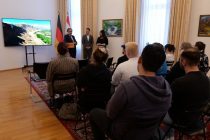 Сафири Тоҷикистон бо донишҷӯёни олмонӣ — омӯзандагони забони тоҷикӣ дар Донишгоҳи Ҳумболдти Берлин вохӯрӣ намуд