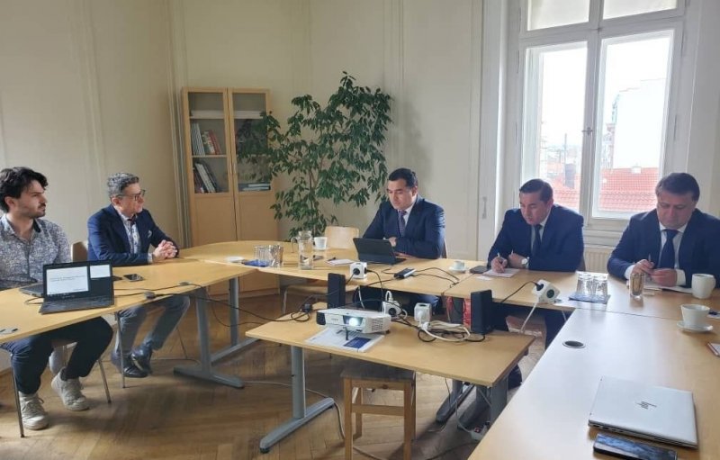 Ҳайати Тоҷикистон бо намояндагони Бонки аврупоии таҷдид ва рушд ва ширкати «OG Research» вохӯрӣ намуд