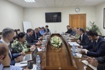 Масъалаи таъсиси Маркази логистикӣ дар гузаргоҳи сарҳадии «Дустӣ» баррасӣ шуд