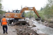 Дар ноҳияҳои Панҷ, Фархор ва Ҳамадонӣ раванди корҳои соҳилмустаҳкамкунӣ пурзӯр карда мешаванд