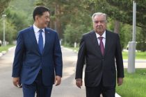 Cарони давлатҳои Тоҷикистон ва Муғулистон Эмомалӣ Раҳмон ва Ухнаагийн Хурэлсух ниҳоли дӯстӣ шинониданд