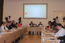 НИШАСТИ МАТБУОТӢ. Дар шаш моҳи соли равон шумораи хизматчиёни давлатӣ аз ҳисоби занон афзоиш ёфтааст