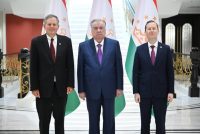 Президенти Ҷумҳурии Тоҷикистон Эмомалӣ Раҳмон бо фиристодаи махсуси Президенти ИМА дар Осиёи Марказӣ ва Ҷанубӣ Серҷио Гор ва сенатори ИМА Стив Дейн мулоқот намуданд