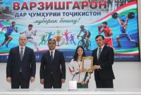 Бахшида ба Рӯзи варзишгарони Тоҷикистон дар ноҳияи Фирдавсии пойтахт ҳамоиши тантанавӣ доир шуд