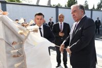 Пешвои миллат Эмомалӣ Раҳмон корхонаи «Ноқили Турсунзода»-ро ифтитоҳ намуданд