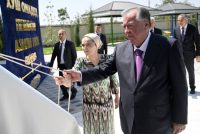 Пешвои миллат Эмомалӣ Раҳмон дар ноҳияи Данғара муассисаи таҳсилоти томактабии «Орзу»-ро мавриди истифода қарор доданд