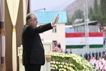 Пешвои миллат Эмомалӣ Раҳмон дар шаҳри Хоруғ дар тантанаҳои идона ба ифтихори ҷашни 35-солагии Истиқлоли давлатӣ иштирок намуданд