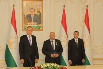 Дар Хатлон хизматчиёни давлатӣ ва кормандони соҳаҳои гуногун бо мукофотҳои давлатӣ сарфароз гардонида шуданд