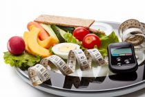 МАСЛИҲАТИ МУТАХАССИС. Беморони гирифтори диабети қанд дар як шабонарӯз бояд 5-6 маротиба хӯрок истеъмол намоянд