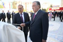 Пешвои миллат Эмомалӣ Раҳмон дар ноҳияи Рӯдакӣ бинои нави Қасри фарҳанги ба номи Кароматулло Қурбоновро ифтитоҳ намуданд