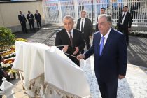 Президенти Ҷумҳурии Тоҷикистон Эмомалӣ Раҳмон дар ноҳияи Фархор бинои нави Маркази адлияро мавриди баҳрабардорӣ қарор доданд