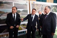 Пешвои миллат Эмомалӣ Раҳмон ба татбиқи лоиҳаи барқарорсозии роҳи мошингарди «Ваҳдат – Оби Гарм» оғоз бахшиданд
