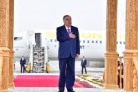 Сарвари давлат Эмомалӣ Раҳмон пас аз анҷоми сафари корӣ дар шаҳру ноҳияҳои минтақаи Кӯлоби вилояти Хатлон ба шаҳри Душанбе баргаштанд