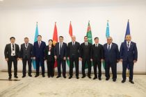 Файзалӣ Идизода бо иштирокчиёни Муколамаи чоруми минтақавӣ оид ба иқтисоди даврӣ дар Осиёи Марказӣ вохӯрӣ намуд