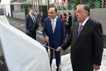 Сарвари давлат Эмомалӣ Раҳмон дар шаҳри Ваҳдат корхонаи истеҳсолии «Алянс мебел»-ро мавриди истифода қарор доданд
